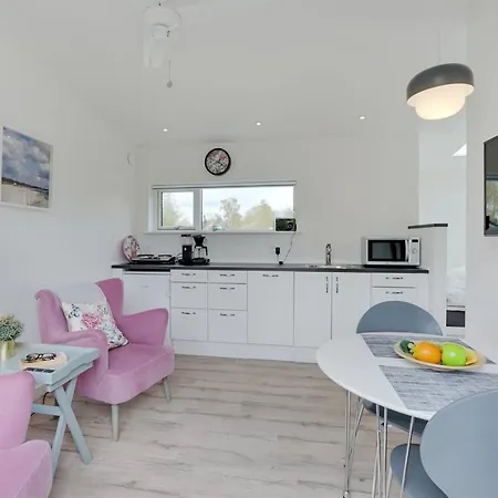 Serafina - 200m From The Sea By Interhome Leilighet Bøtø By